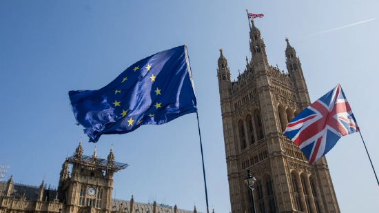 脱欧曾让企业纷纷撤离英国，而特朗普的高额关税或让它们回流