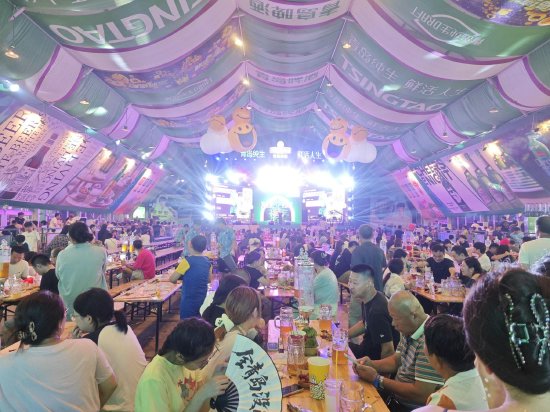 青岛国际啤酒节火热进行，啤酒美食均“上新”