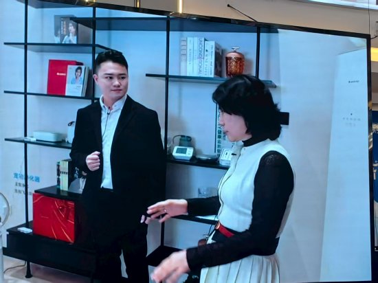 董明珠带货格力美容仪：我体验过，7天就能见效